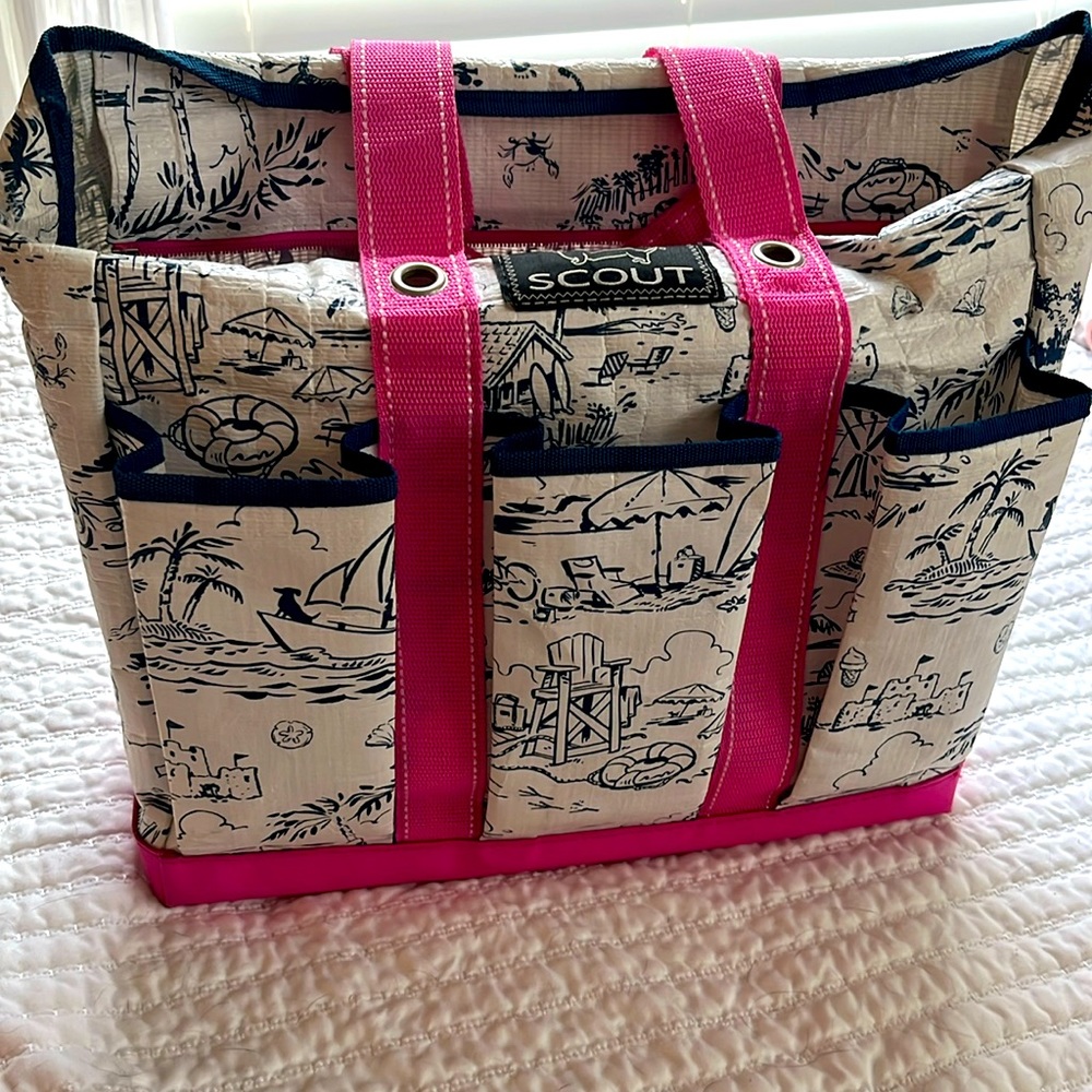 Scout Bag. Medium size. 6 exterior pockets